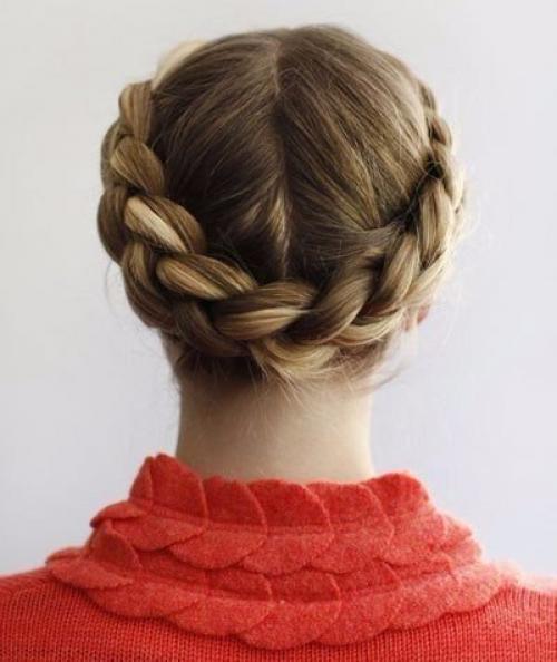 Одна из хитростей косички Halo - это густые послушные волосы, а изюминку придаст мелирование или колорирование волос. 05 Одна из хитростей косички Halo - это густые послушные волосы, а изюминку придаст мелирование или колорирование волос. 05