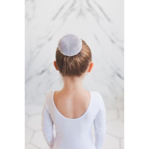 В чём особенности этой, казалось бы, простой и скромной танцевальной причёски почему это важно! 02