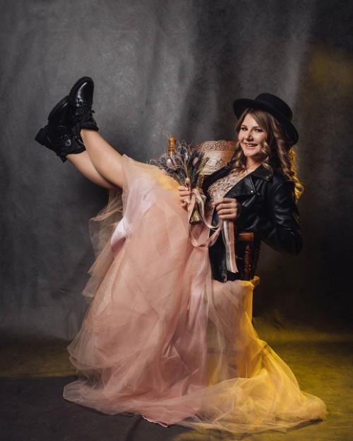 Волнуешься на ФОТОСЕССИИ?  Каждый человек в своей жизни хоть раз с фотосессией сталкивался. 01