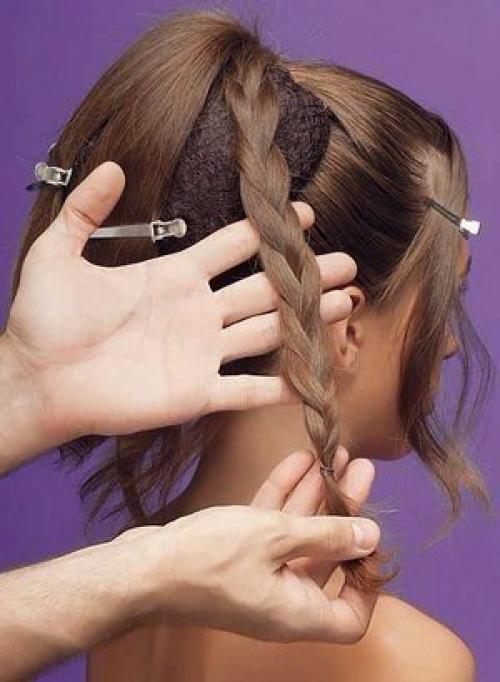 Лучше всего такая укладка на длинных волосах смотрится. 07