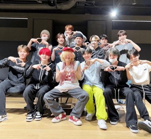 060422: GD пришел поддержать Treasure. 01