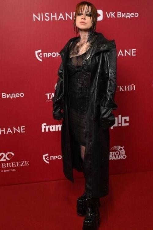 Минувшим вечером состоялась церемония жара Music Awards - настоящий праздник музыки и гламура. 01