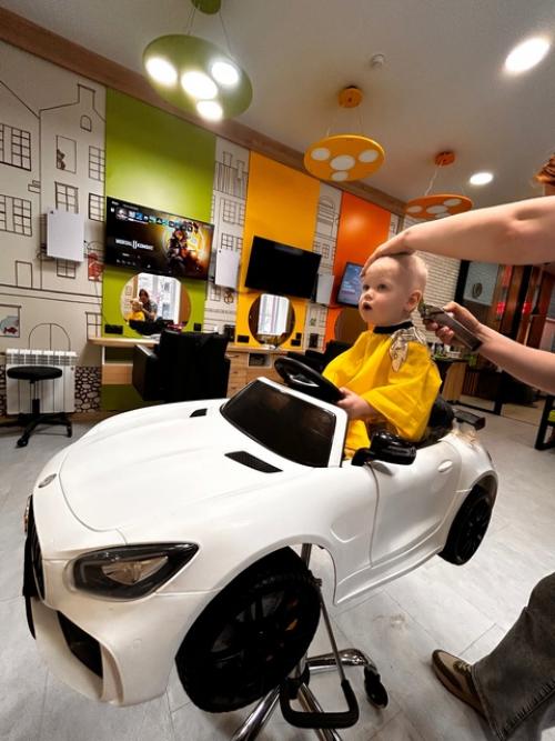 Первая стрижка (1 год и 7 мес). 01