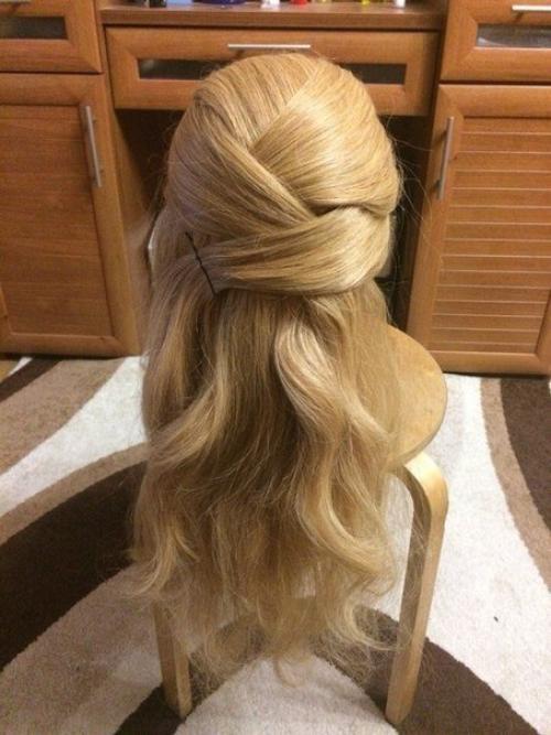 Учимся делать красивую прическу. 04