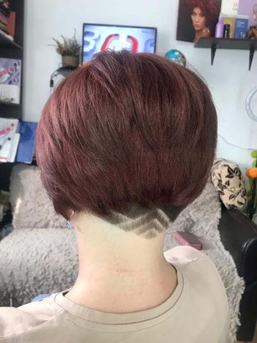 Короткий асимметричный боб это модная и дерзкая стрижка, для стильных, уверенных в себе женщин. 02