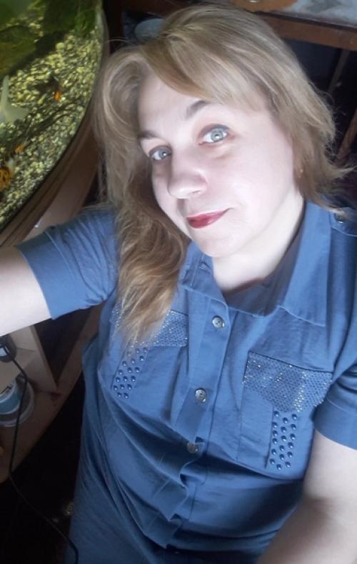 Уроки сделаны, голос охрип, седины закрашены, кончики прически подравняла. 01