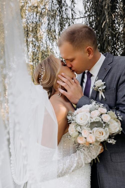 После прочтения тебе захочется запечатлеть свадебное утро. 06