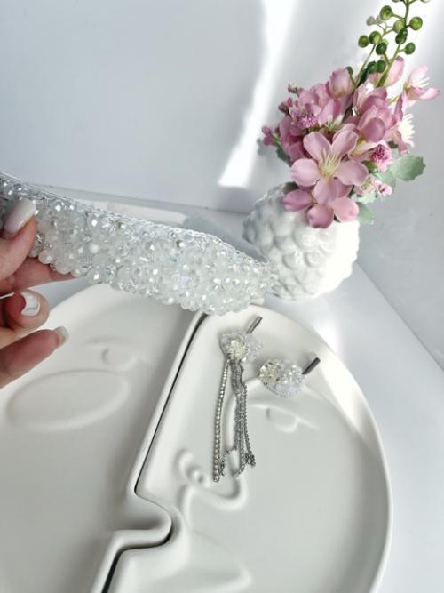 Белоснежный кокошник, в комплекте с серьгами. 01