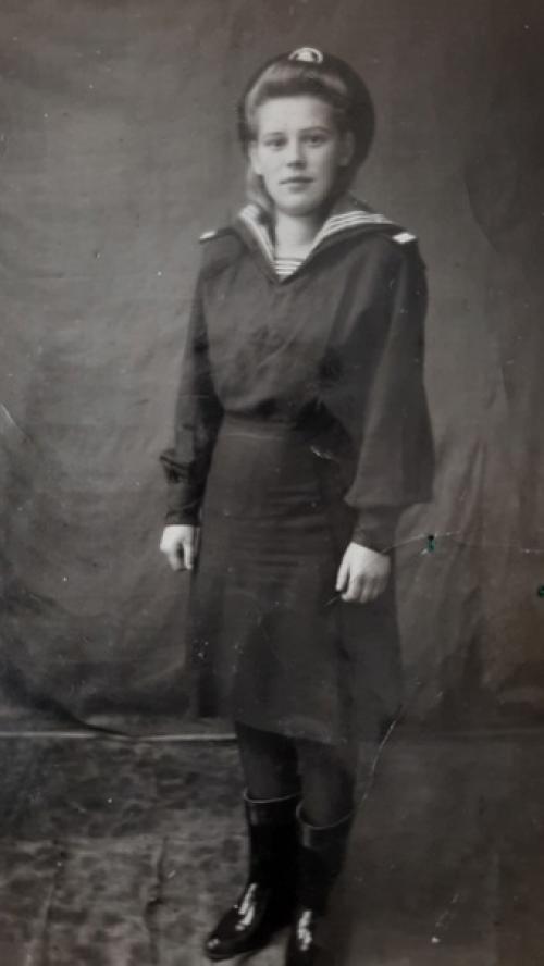 О чем шумят тополя. 01