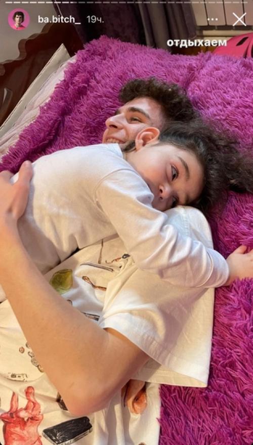 Артур бабич поделился очень милыми фото со своей младшей сестренкой! 02