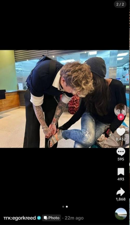 Егор крид опубликовал снимки с девушкой, которая сильно напоминает валю карнавал. 02