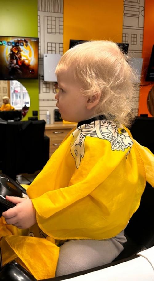 Первая стрижка (1 год и 7 мес). 02