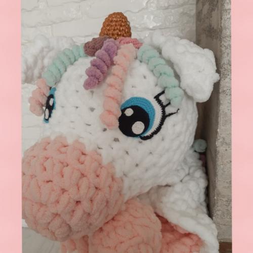 Милашка мия. Единорожка уже сидит на чемодане и готова отправиться к своей принцессе. 03