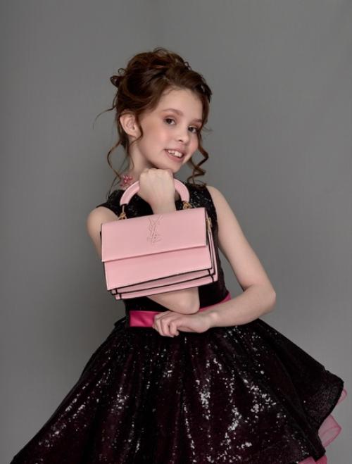 Я специально разделила фото Олеси на два разных поста. 03