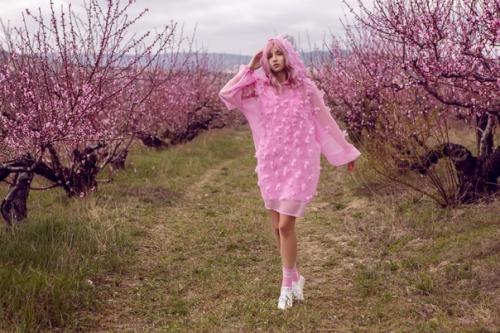 Фотосессия - это прекрасная возможность примерить на себя абсолютно любой образ. 03