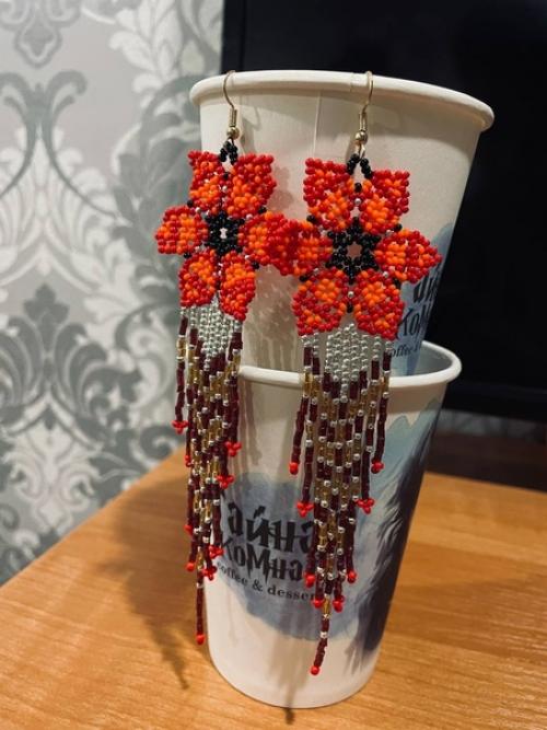 В преддверии выпускных делаю украшения в прическу из бисера и бусин! 04