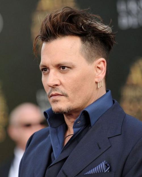 Джонни депп похвастался новой стрижкой на премьере Алисы в Зазеркалье. 01 Джонни депп похвастался новой стрижкой на премьере Алисы в Зазеркалье. 01