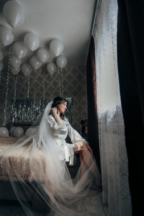 Утро- это самое лучшее время для съемки портретов невесты. 03