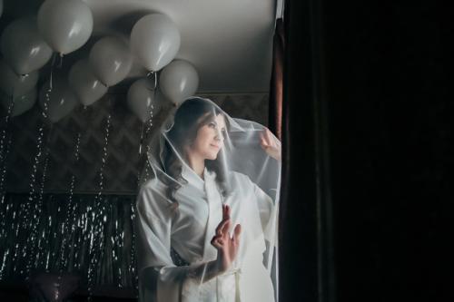 Утро- это самое лучшее время для съемки портретов невесты. 06