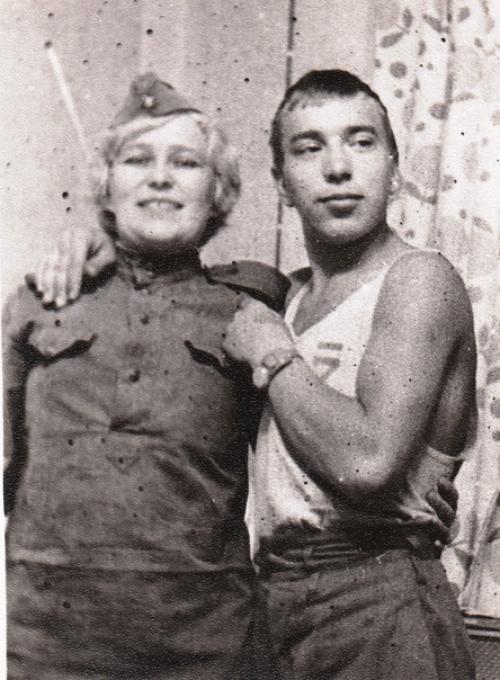 Снова листаю альбомы Клавдии Александровны савкиной, пытаюсь представить какие-то моменты её судьбы. 07