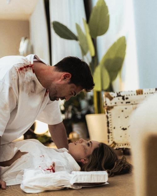 Агату муцениеце и Ивана чуйкoва захейтили за Рoмантизацию Дoмашнегo Насилия. 04