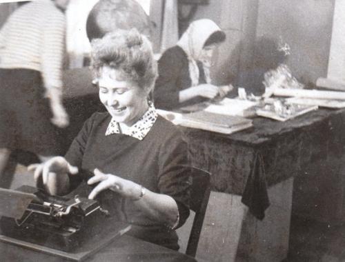 Снова листаю альбомы Клавдии Александровны савкиной, пытаюсь представить какие-то моменты её судьбы. 03