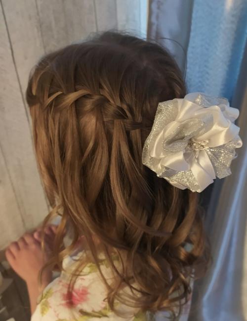 У Катерины скоро выпускной в детском саду. 01