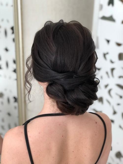 Вечерний очаровательный пучок станет лучшим завершением для торжественного облика - будь то свадьбы в образе невесты, для выпускного, дня рождения. 04