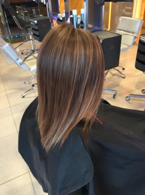 До-сильно отросшие серые корни, по длине коричневый, на концах рыжий. 02