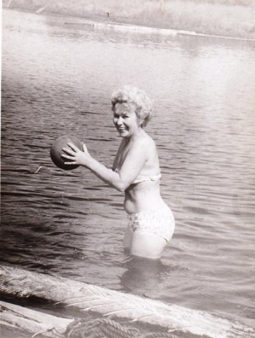 Снова листаю альбомы Клавдии Александровны савкиной, пытаюсь представить какие-то моменты её судьбы. 06