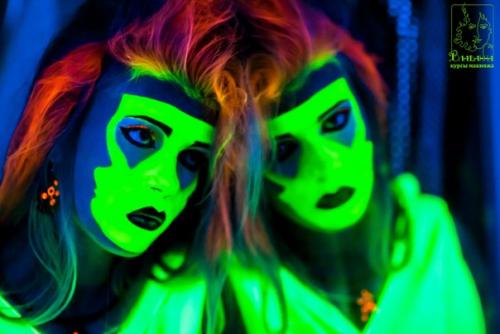 Маска и макияж - одного поля ягоды. 09