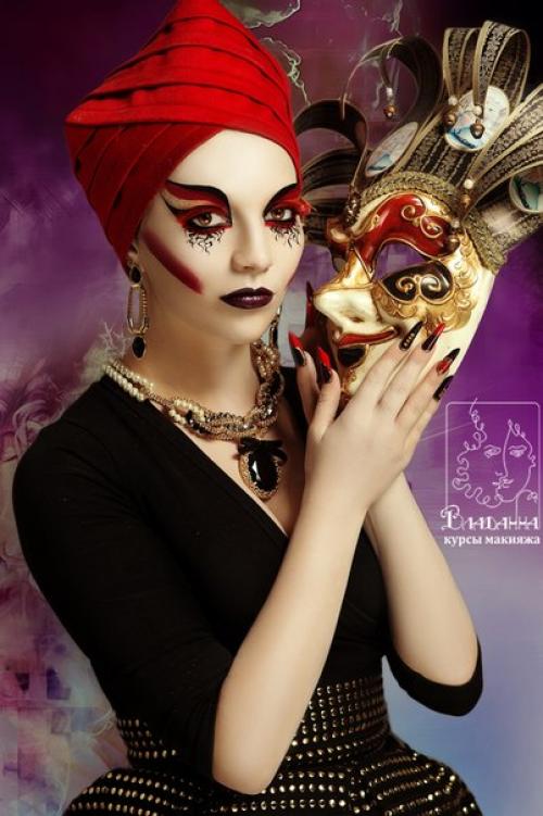 Маска и макияж - одного поля ягоды. 07