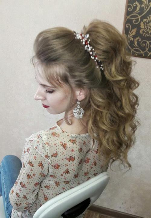 Сегодня завершился еще один курс свадебные и вечерние прически. 01