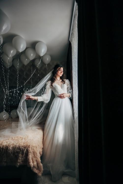 Утро- это самое лучшее время для съемки портретов невесты. 08