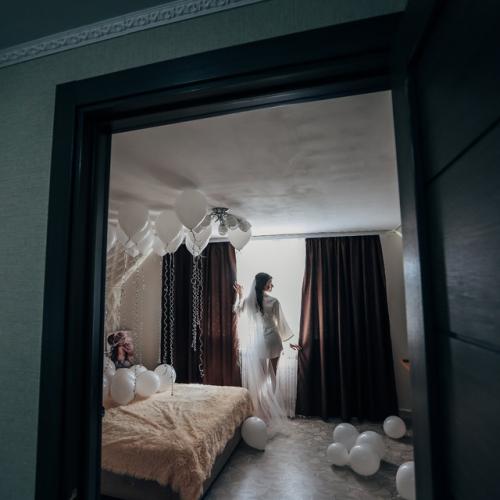 Утро- это самое лучшее время для съемки портретов невесты. 05