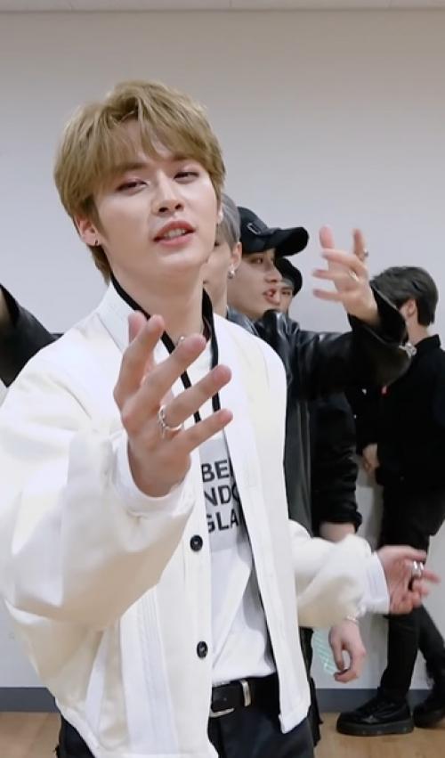 цэ Смерть.  * Глубокий вдох * чан темненький моя любовь. 01