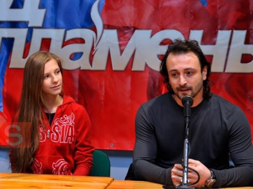 Мария Кожевникова заступилась за Илью авербуха, которого хейтят за слова, что Лиза Арзамасова в 15 лет Была Женщиной. 02