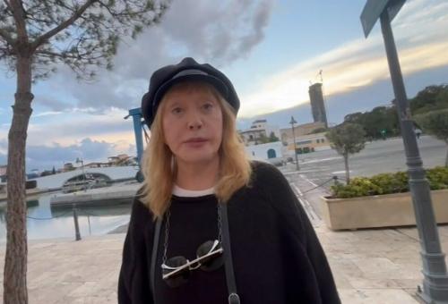 Алла Пугачёва, которая сейчас живёт на Кипре, готовится прилететь в Москву этим летом.  