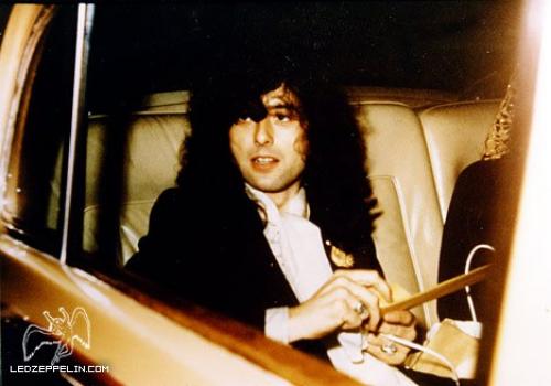 Onthisday in Led_Zeppelin_History: 7 июня 1977 - у Led Zeppelin прошел 1- ый из серии 6 концертов в Madison Square Garden в Нью-йорке. 03 Onthisday in Led_Zeppelin_History: 7 июня 1977 - у Led Zeppelin прошел 1- ый из серии 6 концертов в Madison Square Garden в Нью-йорке. 03