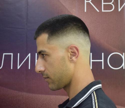 Подбирая стильную, современную стрижку, мастер рекомендует учитывать некоторые особенности: 07