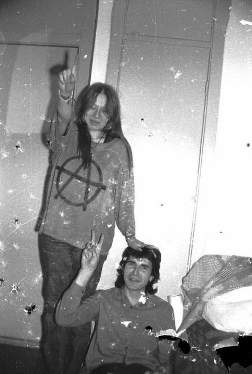 Я думаю, если бы Янка Дягилева узнала бы, что о ней будет писать стилист, как об иконе стиля, она была бы ошарашена, скажем так. 04 Я думаю, если бы Янка Дягилева узнала бы, что о ней будет писать стилист, как об иконе стиля, она была бы ошарашена, скажем так. 04