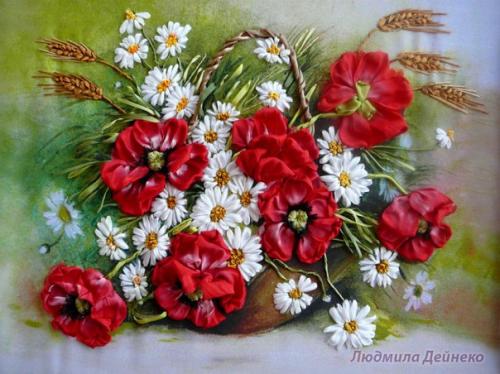 Вышивка лентами. С давних времен узкие полоски ткани применялись в повседневной жизни и хозяйственной деятельности людей. 06