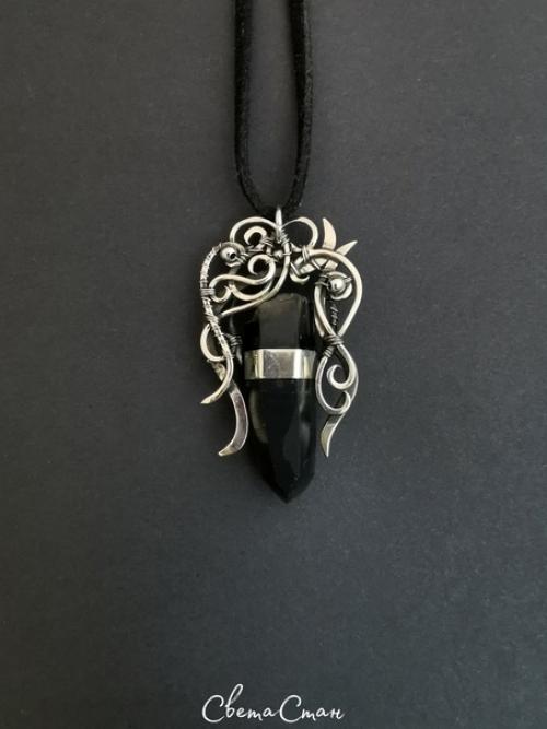 Была задача красиво оформить кристалл мориона. 01