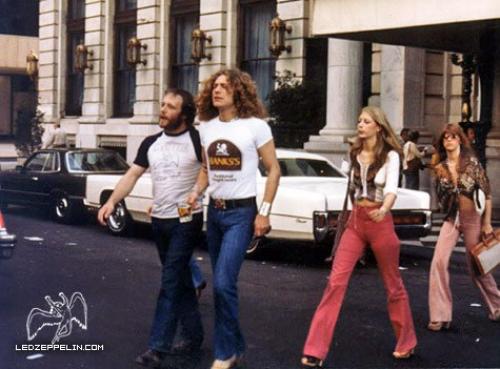 Onthisday in Led_Zeppelin_History: 7 июня 1977 - у Led Zeppelin прошел 1- ый из серии 6 концертов в Madison Square Garden в Нью-йорке. 06 Onthisday in Led_Zeppelin_History: 7 июня 1977 - у Led Zeppelin прошел 1- ый из серии 6 концертов в Madison Square Garden в Нью-йорке. 06