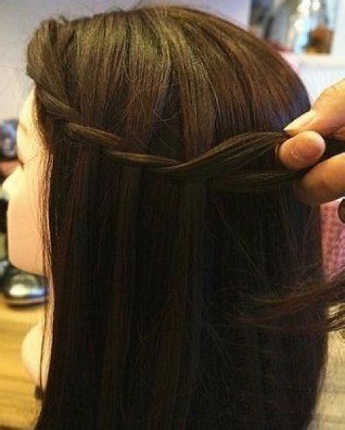 Красивая прическа на среднюю длину волос. 05