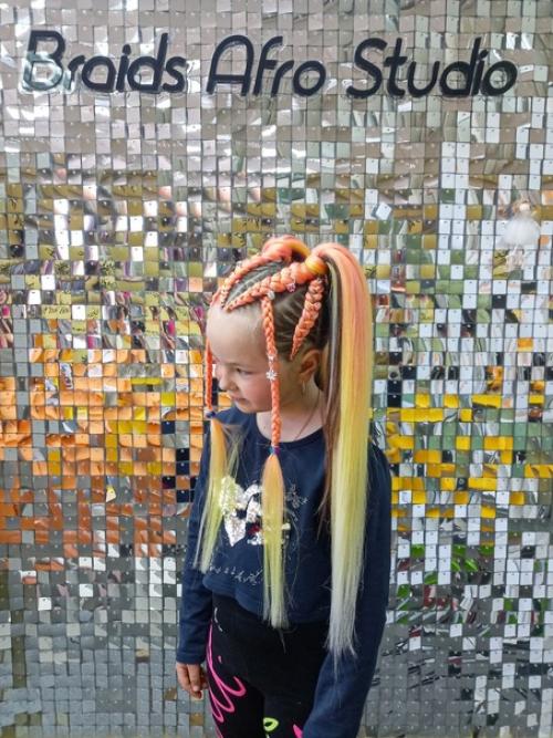 Кто спрашивает можно ли делать прически на тонкие волосы? 01