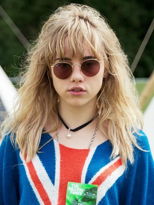 24 знаменитости, которым идет челка. 03