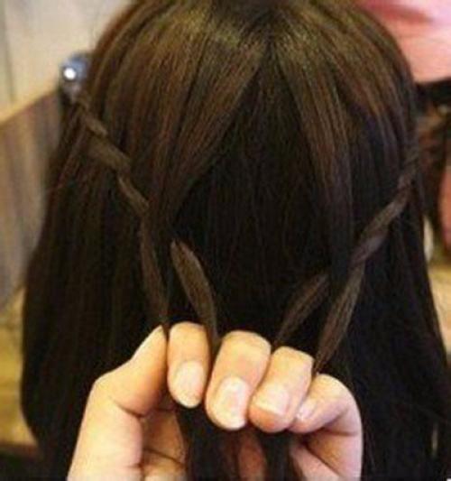 Красивая прическа на среднюю длину волос. 07