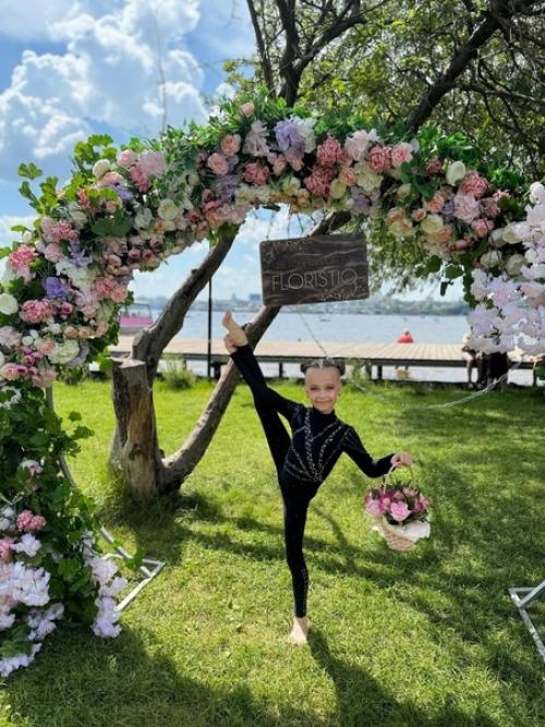 Сценический мейкап и прическа для маленькой спортсменки. 02