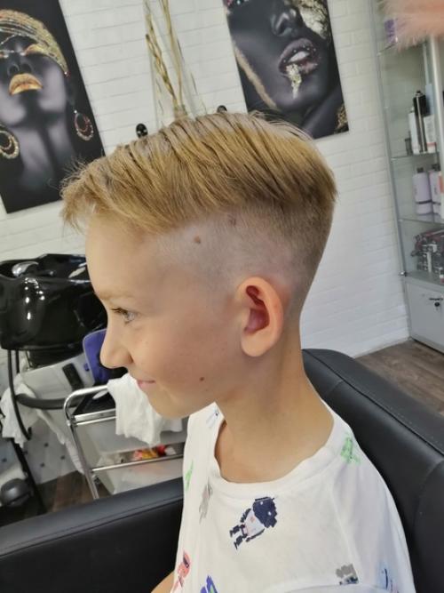 Модный, стильный Кирилл с новой стрижкой, волна андеркатиков не заканчивается. 05